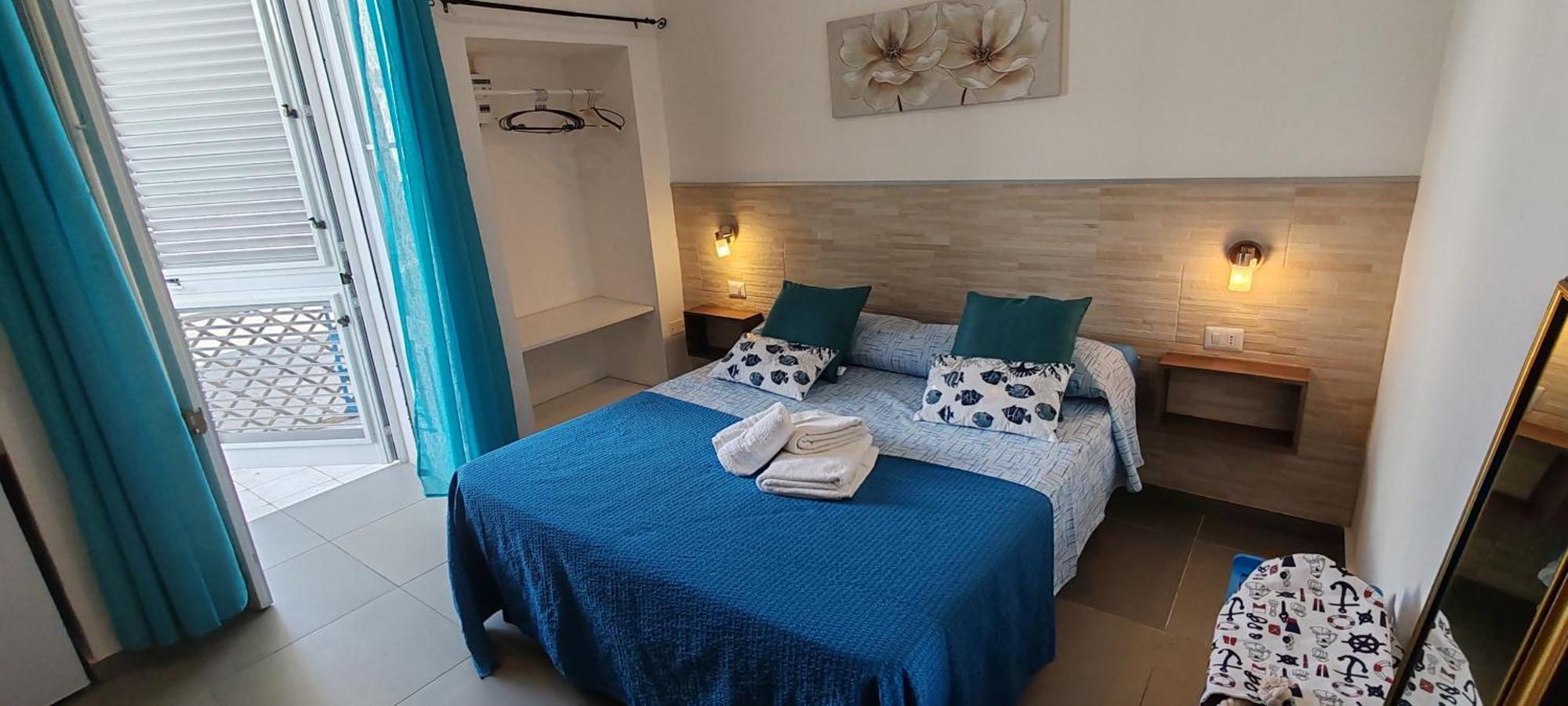 Cortili Del Mar Hotel Торе Сан Джовани Удженто Екстериор снимка